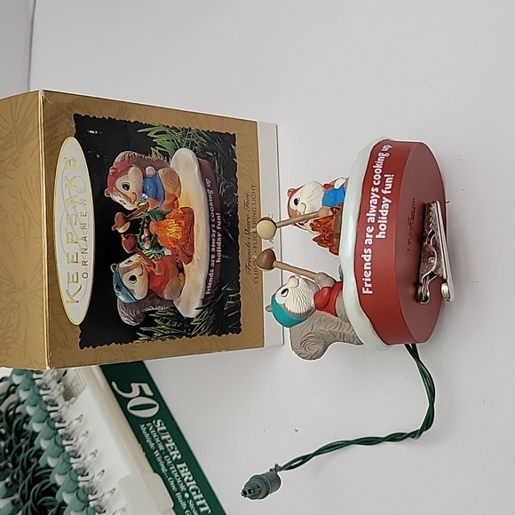 1995 Hallmark Vintage Magic Keepsake Ornament Friends Share Fun Flicker LIGHTS - Picture 4 of 6